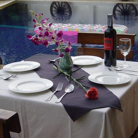 Karon Pool Hotel ภายนอก รูปภาพ