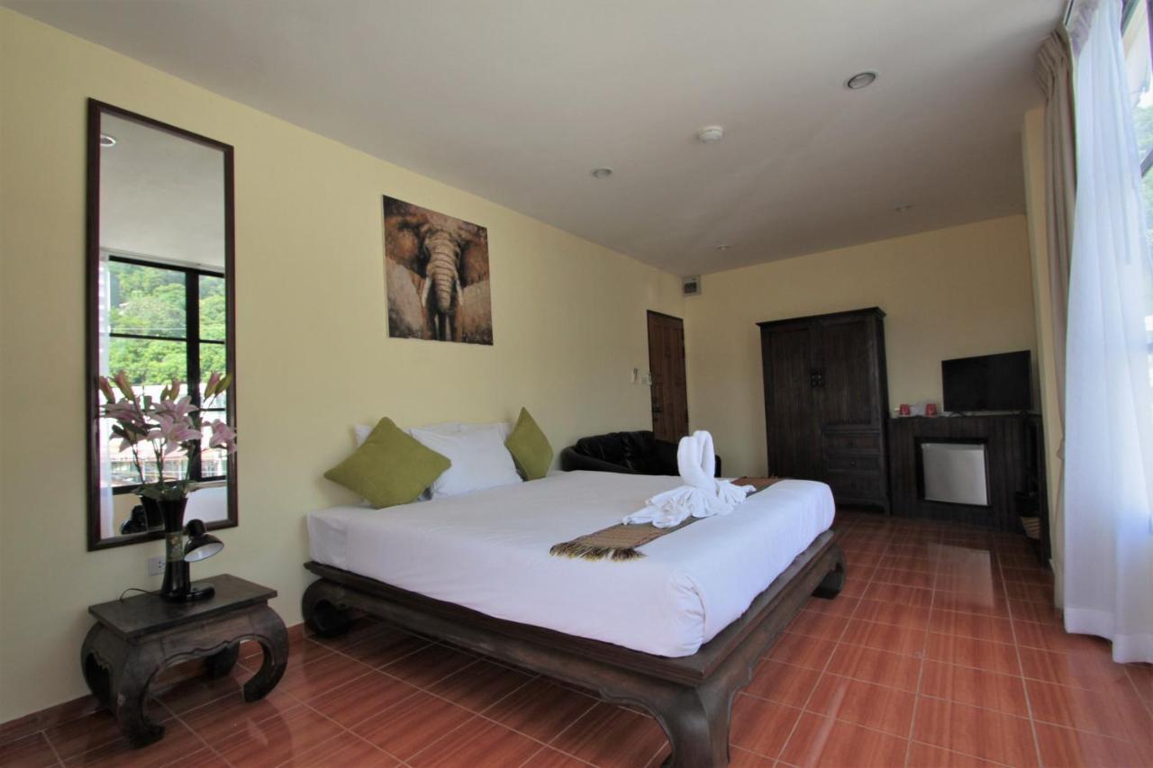 Karon Pool Hotel ภายนอก รูปภาพ